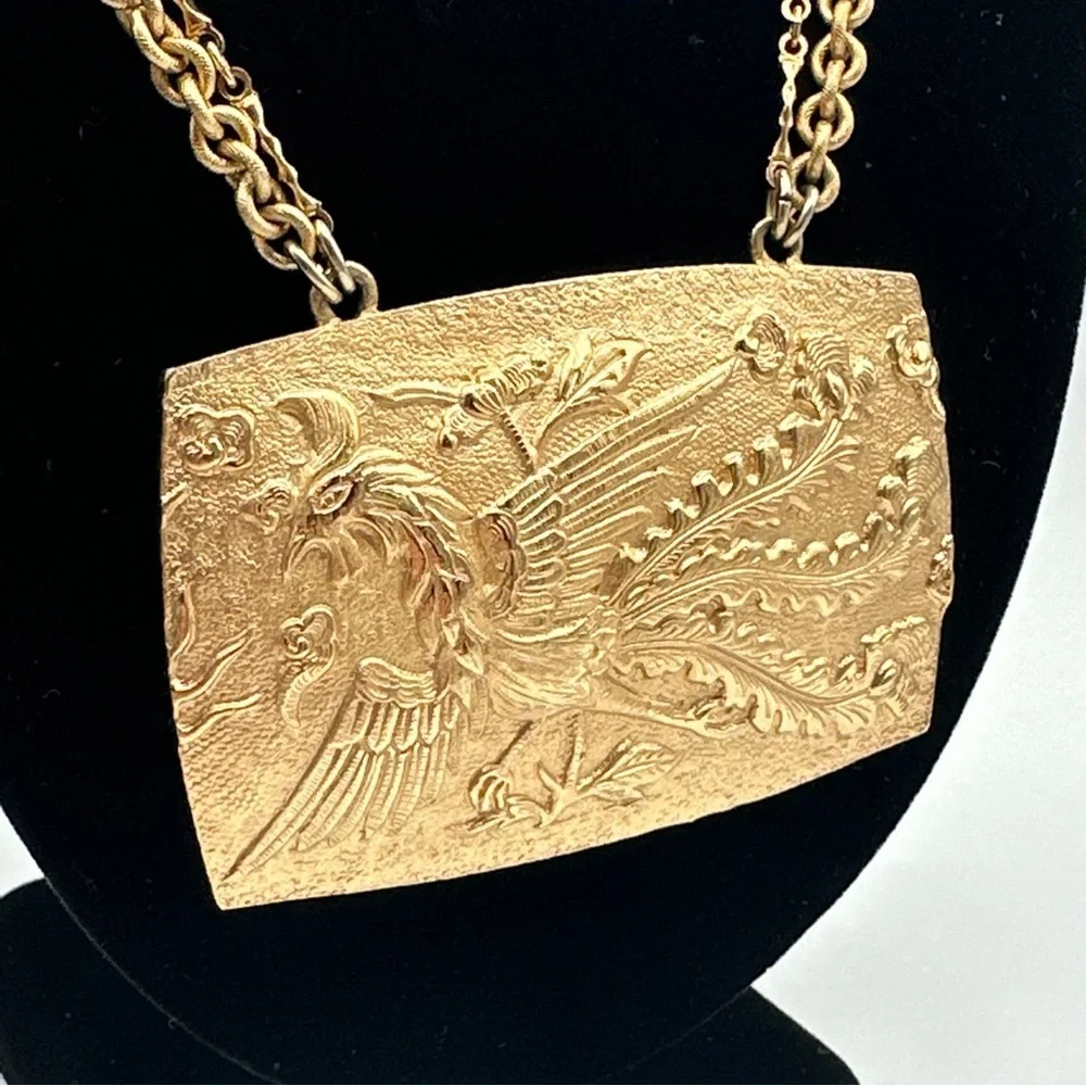 NAPIER‎ Vintage Huge Statement Raised Fighting Rooster Medallion Necklace #258
